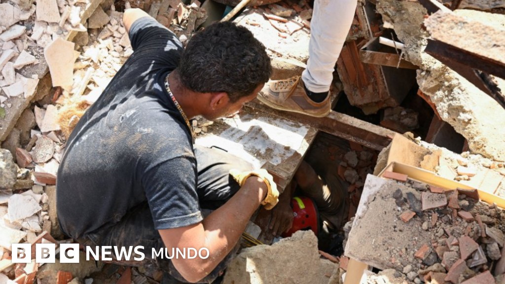 "Hay familias enteras atrapadas": la desesperación por rescatar a las personas que se encuentran bajo los escombros de edificios que se derrumbaron en Venezuela