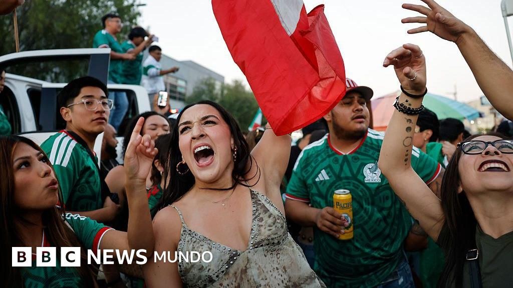 "Llenan de orgullo a todo México": Sheinbaum y los hinchas festejan que el Tri sea el primer equipo en clasificarse para la siguiente fase del Mundial