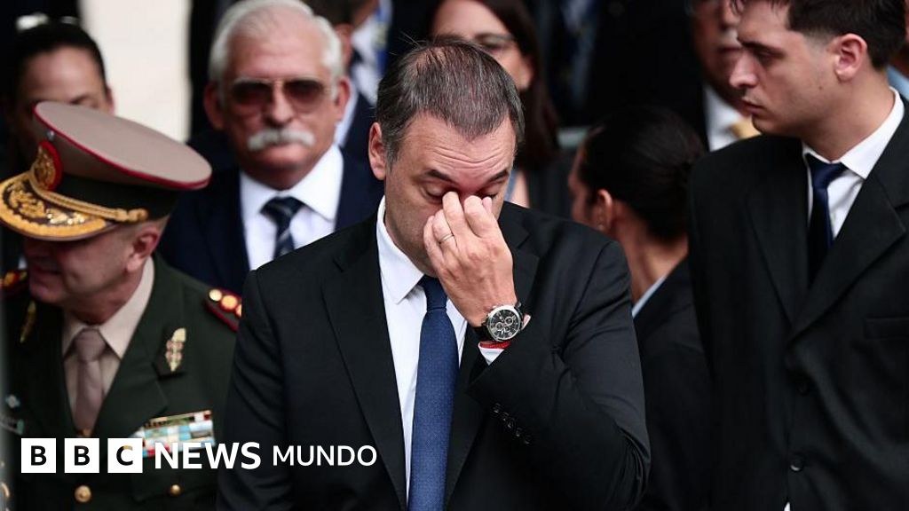 El escándalo de corrupción que rodea al gobierno de Argentina y que terminó con la renuncia de una de las figuras más cercanas a Milei