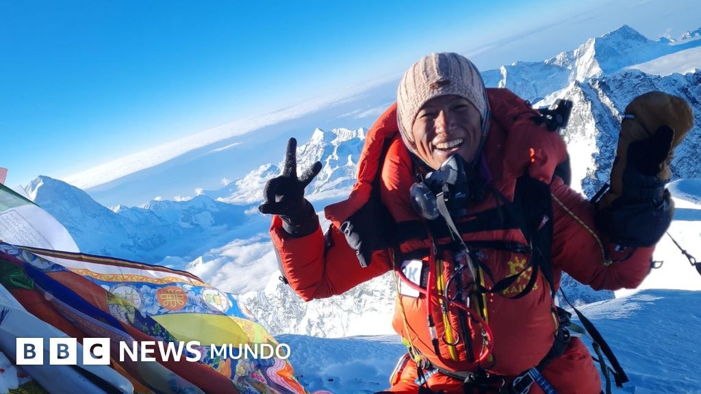 Alucinaciones y mucosidad rosada: lo que le pasa al cuerpo cuando llega a la "zona de la muerte" del Everest a 8.000 metros